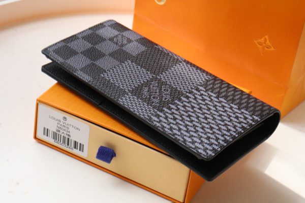 Louis Vuitton BRAZZA Wallet - Black/Gray - Image 4