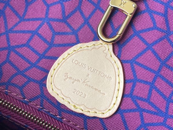 Louis Vuitton ONTHEGO Handbag - Image 6